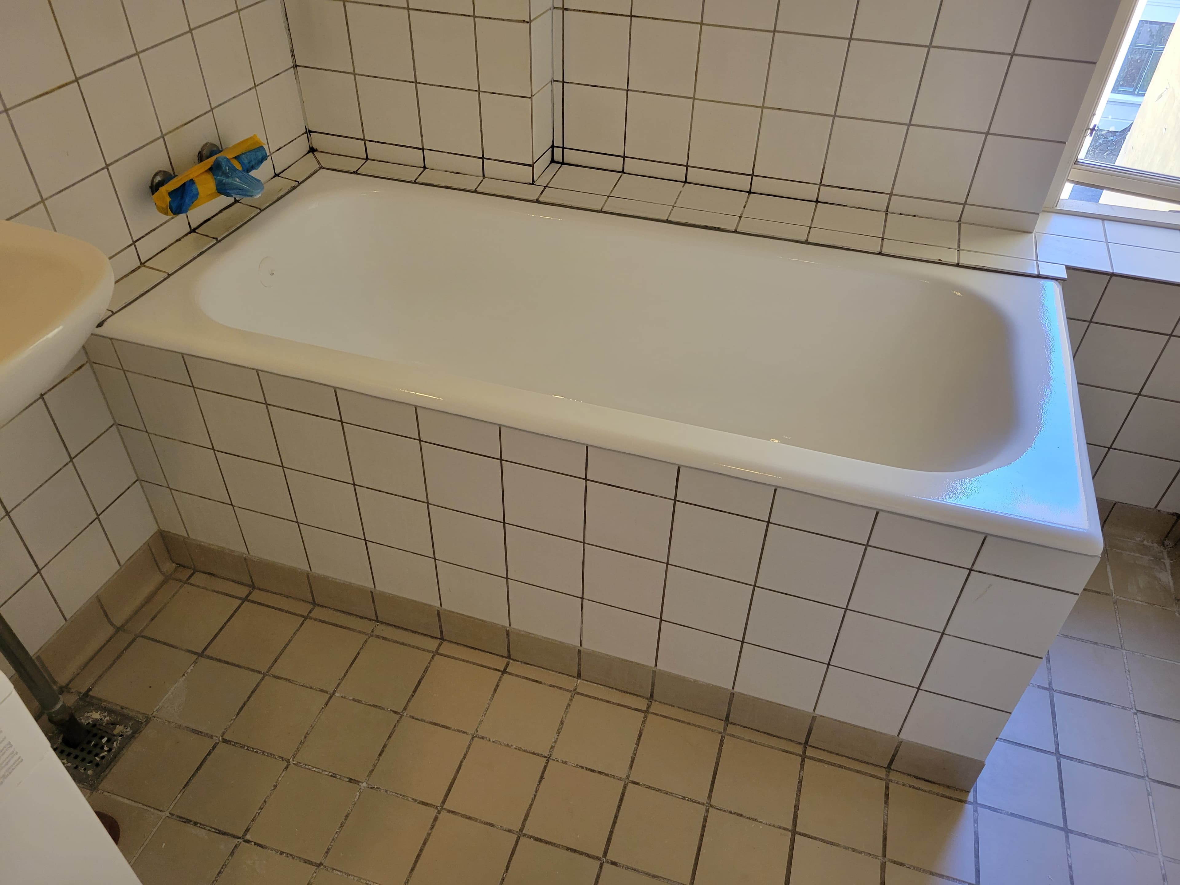 Large bathtub restoration during remodel